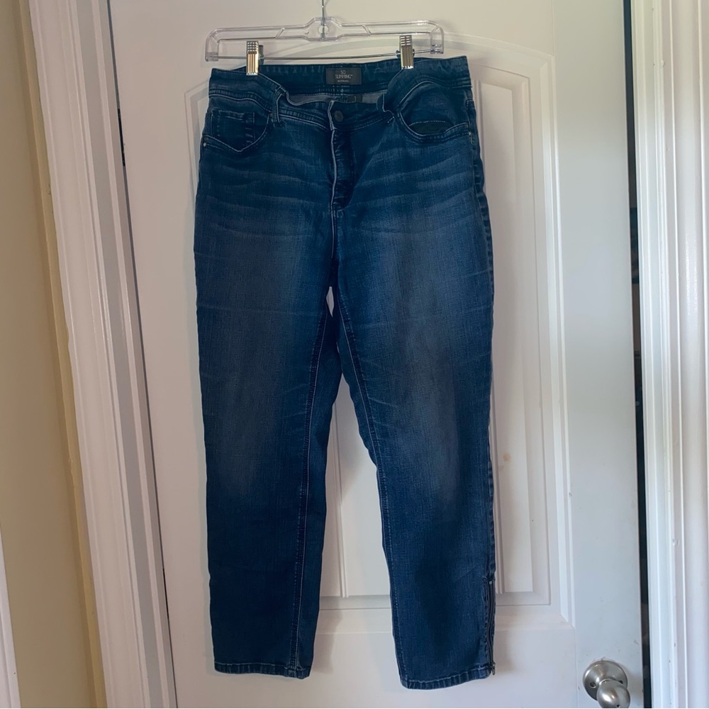 Chico’s so slimming denim jeans Chico’s Size 1=8 zippers at ankle very good cond